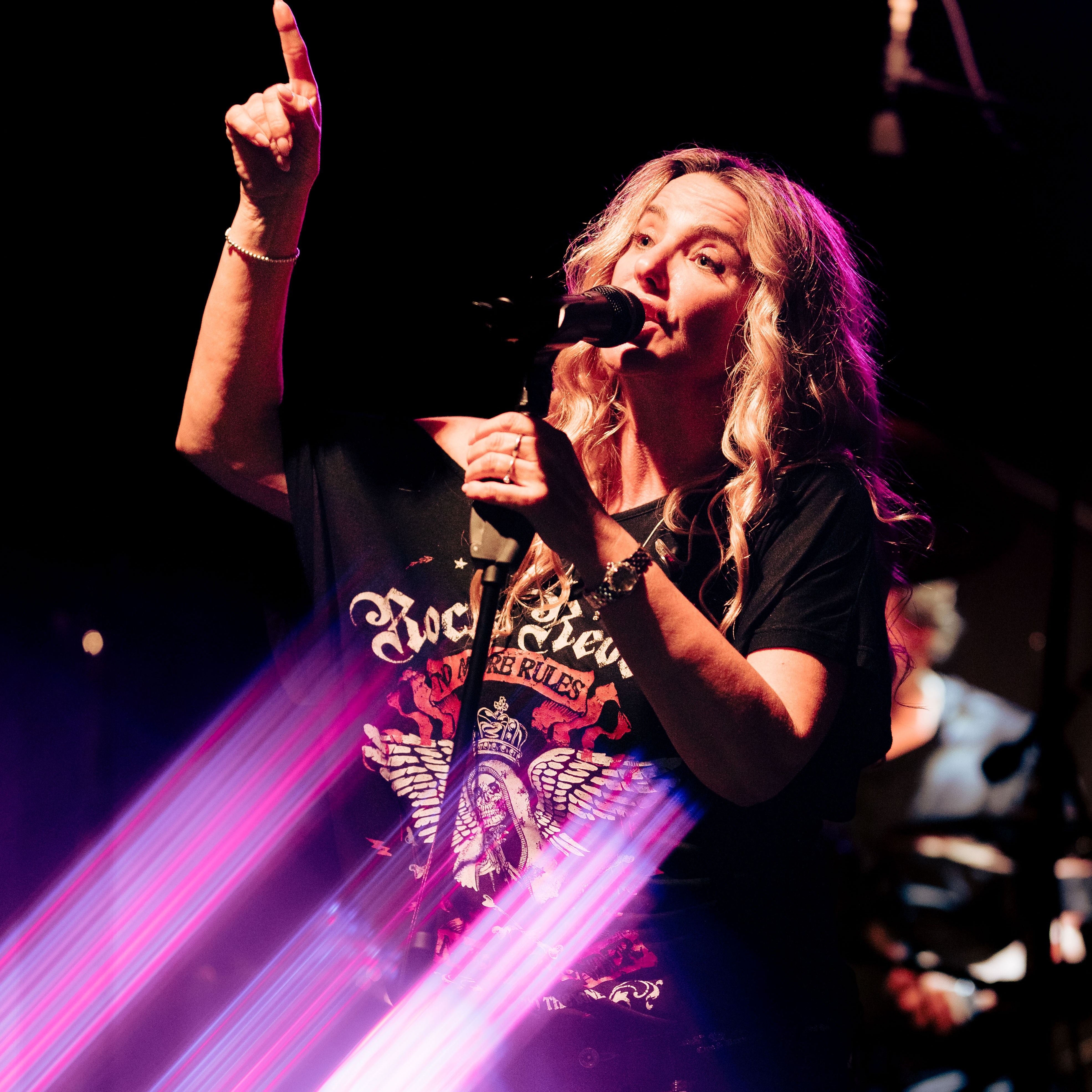 Josie – Leadvocals